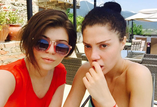 სექსუალური მარიტას ვნებიანი ფოტოსესია აუზზე Rating